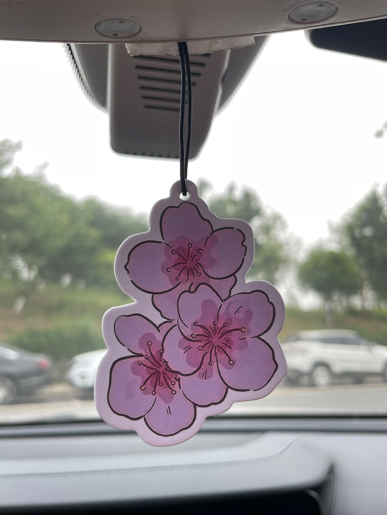 Perfume And Fragrance Are Same - Sakura/Freesia Pewangi Mobil Segar Lima Bintang
